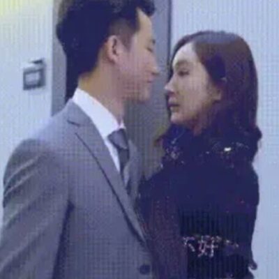胸咚瞬间gif动态图，杨幂黄轩胸咚!