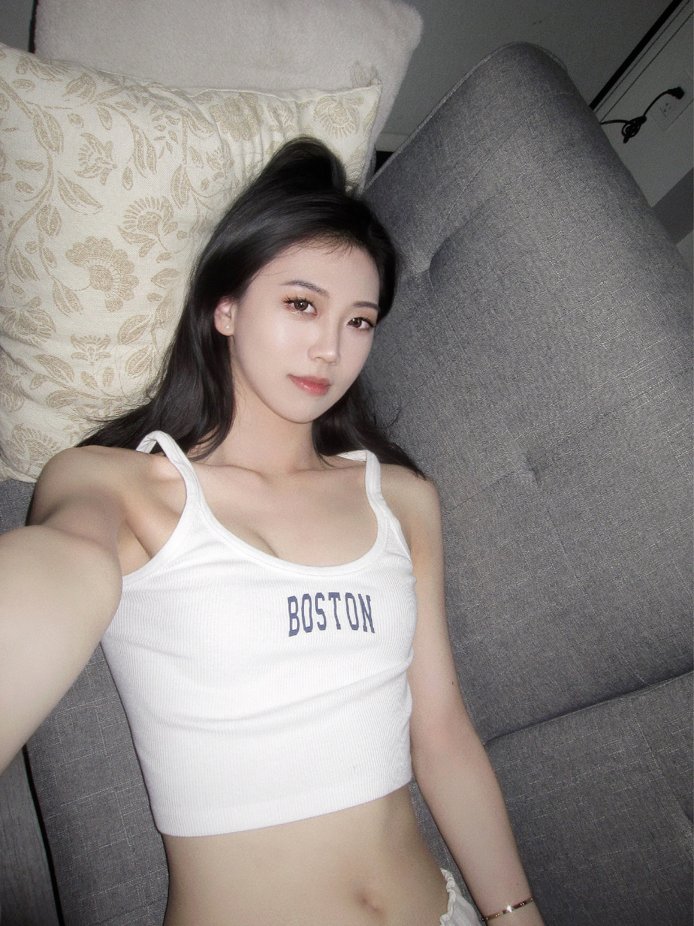 现实中让人惊艳的女生图片,慵懒居家惊艳女生_4