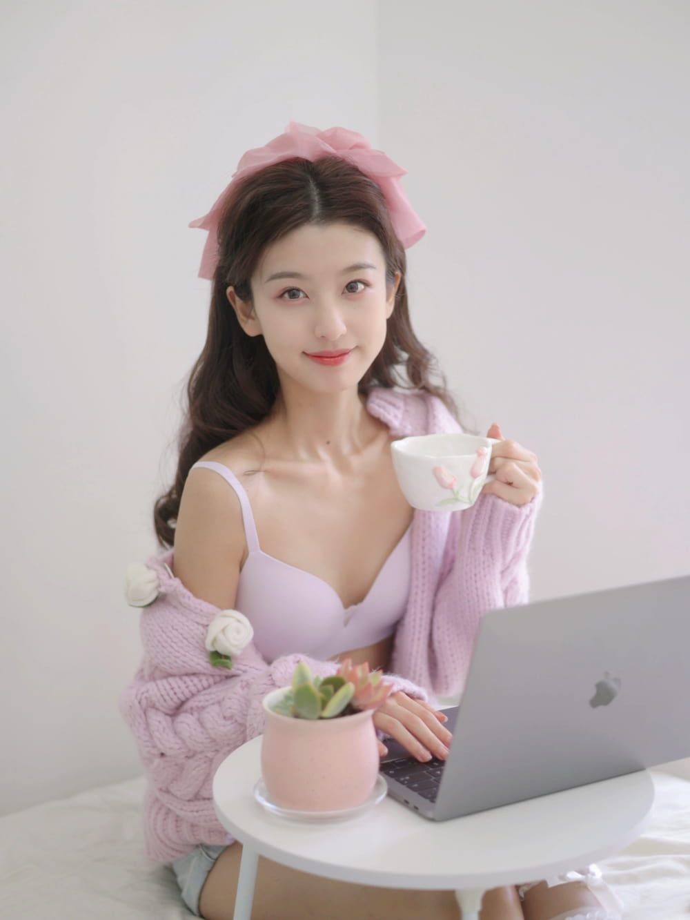 现实中特别漂亮的女孩图片,慵懒且随意的居家服_3