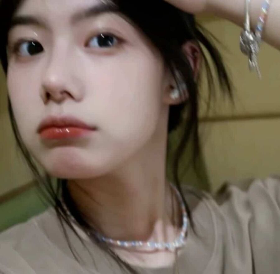 好看的朦胧ins风高级感甜美女生头像 惹男孩心疼的真人照片女孩头像_1