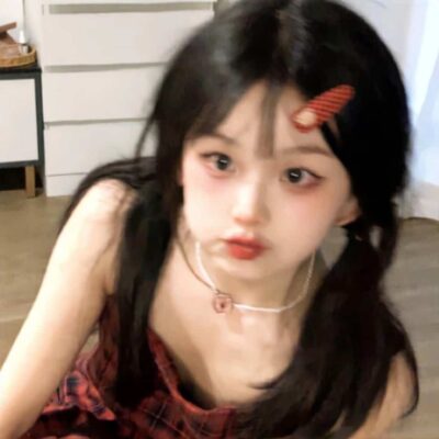 好看的朦胧ins风高级感甜美女生头像 惹男孩心疼的真人照片女孩头像