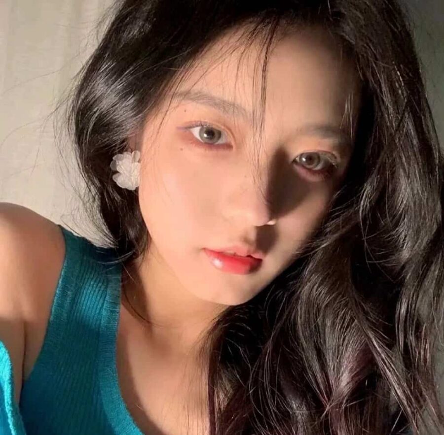 好看的朦胧ins风高级感甜美女生头像 惹男孩心疼的真人照片女孩头像_4