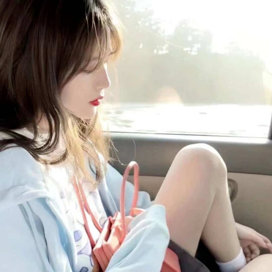 好看的朦胧ins风高级感甜美女生头像 惹男孩心疼的真人照片女孩头像_15