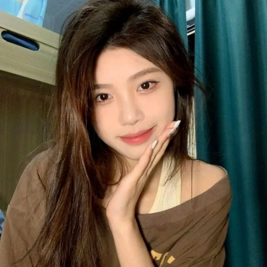 好看的朦胧ins风高级感甜美女生头像 惹男孩心疼的真人照片女孩头像_16