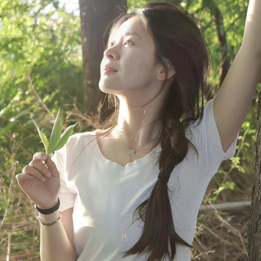 好看的朦胧ins风高级感甜美女生头像 惹男孩心疼的真人照片女孩头像_17