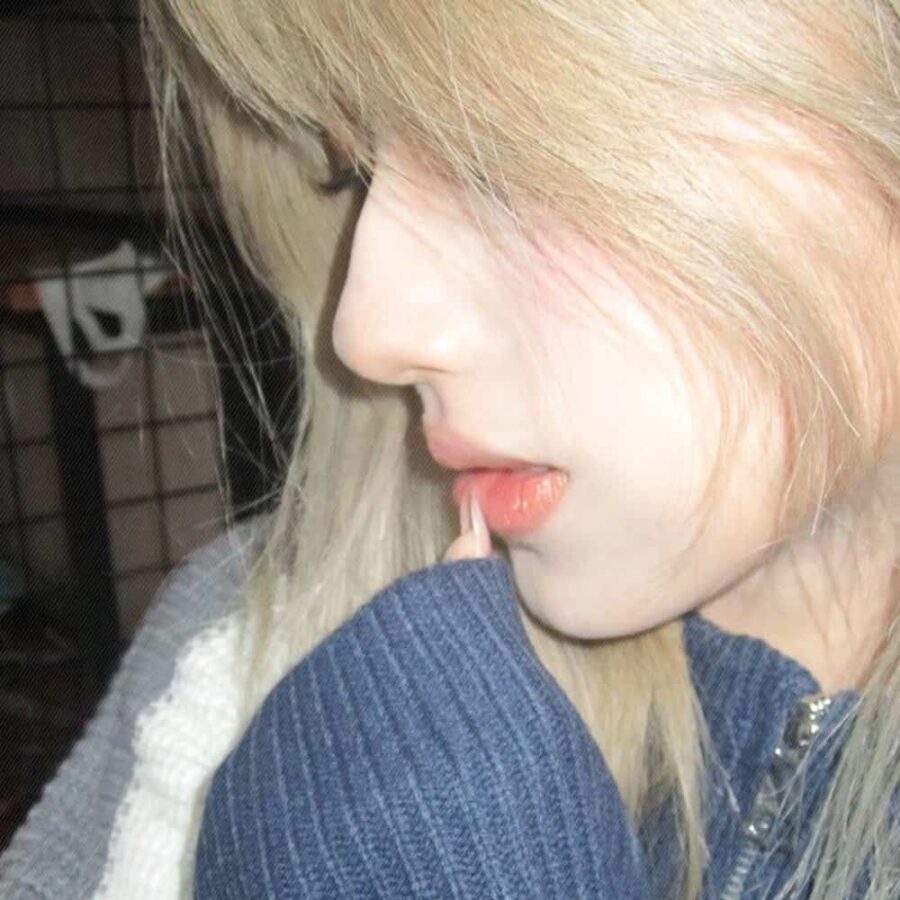 好看的朦胧ins风高级感甜美女生头像 惹男孩心疼的真人照片女孩头像_19