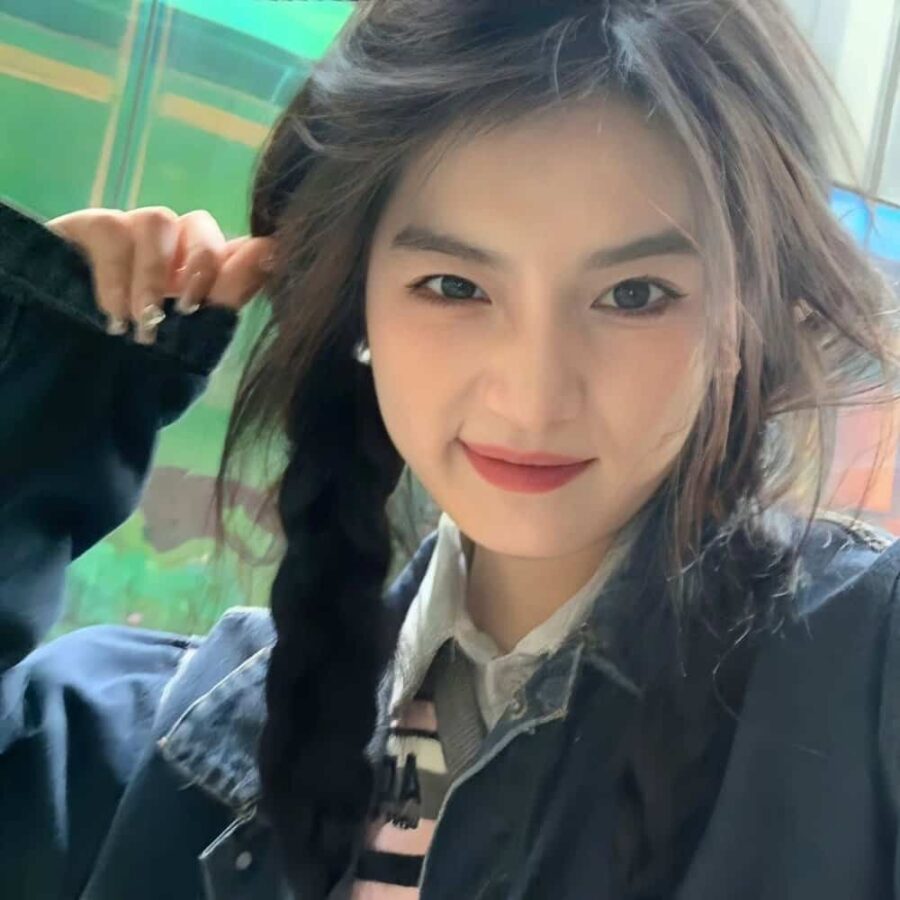 好看的朦胧ins风高级感甜美女生头像 惹男孩心疼的真人照片女孩头像_22
