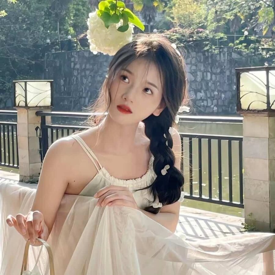 好看的朦胧ins风高级感甜美女生头像 惹男孩心疼的真人照片女孩头像_23