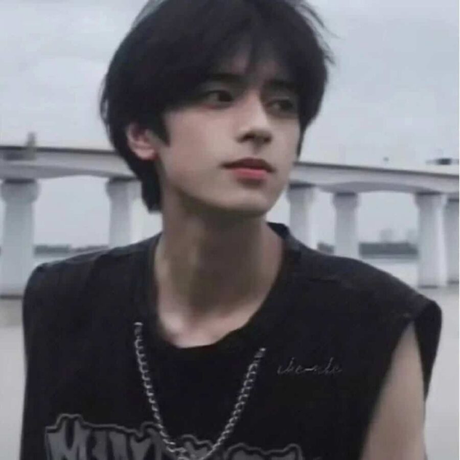 女孩喜欢的禁欲系优质男生头像 高级慵懒小众冷淡风男头_6