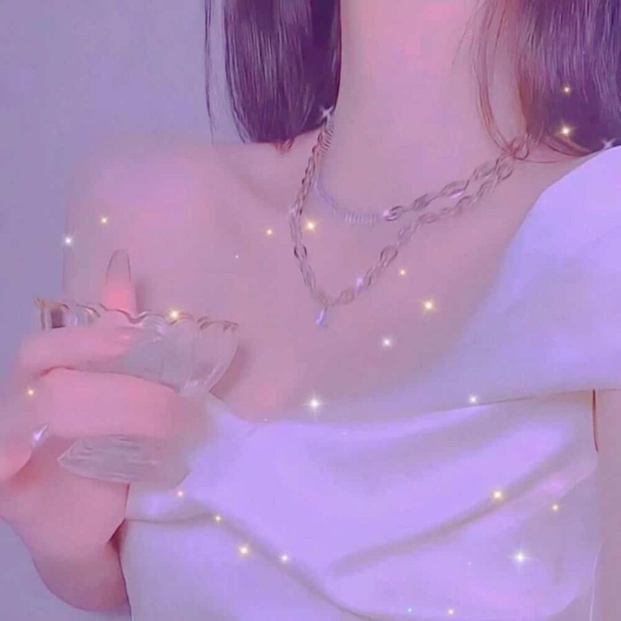 美女露香肩又欲又撩的情侣头像 超欲看了脸红的真人照片部位情头_9
