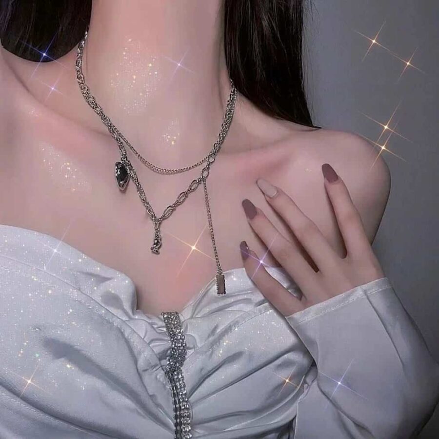 美女露香肩又欲又撩的情侣头像 超欲看了脸红的真人照片部位情头_11