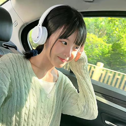 女生秋天头像氛围感十足，WeChat 秋日限定女头_7