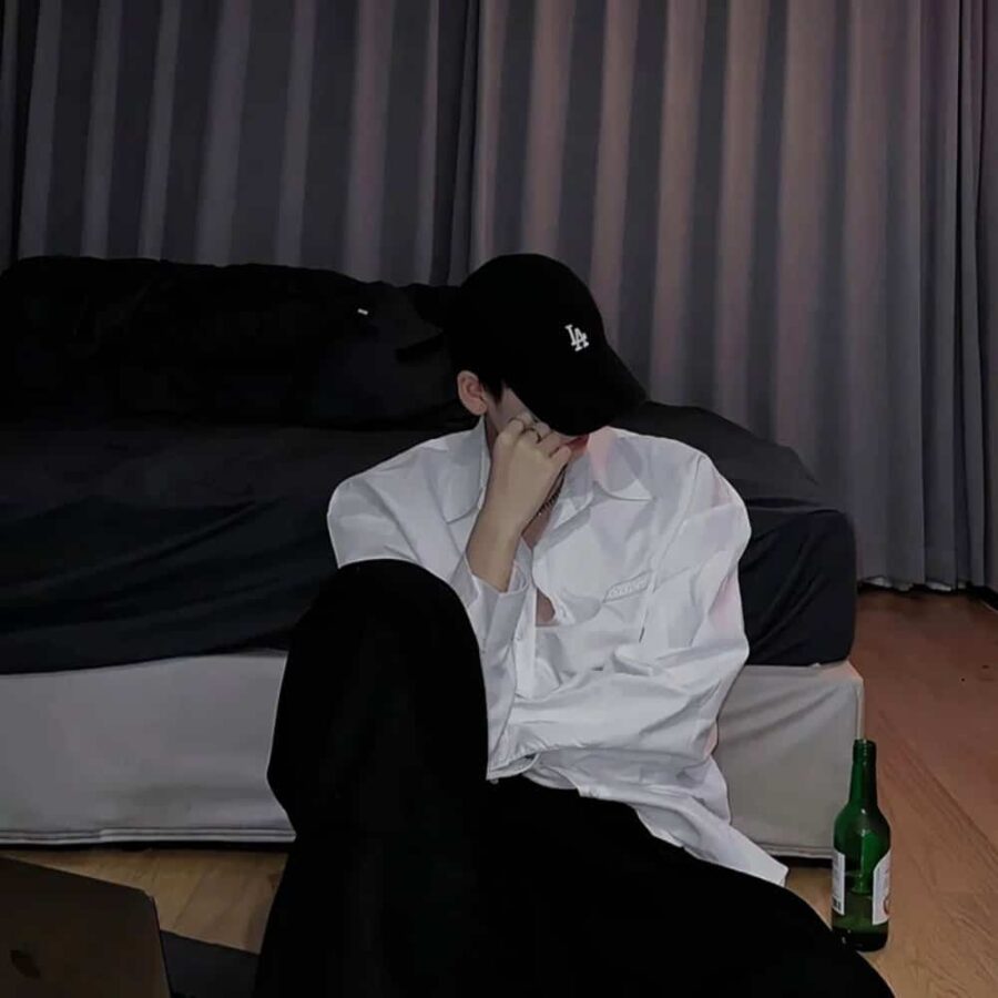 适合永久不换的男生头像 高冷孤独感不易接近的黑色系真人照片男头_8