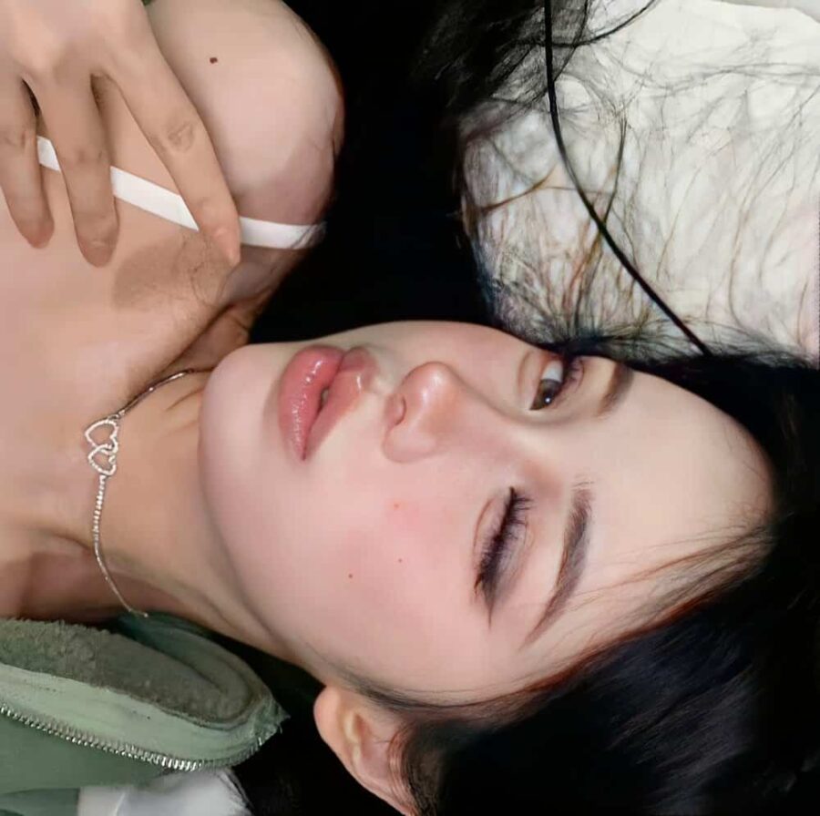 女生超好看的性感超欲微信头像 让男生一眼就喜欢的女生头像_12