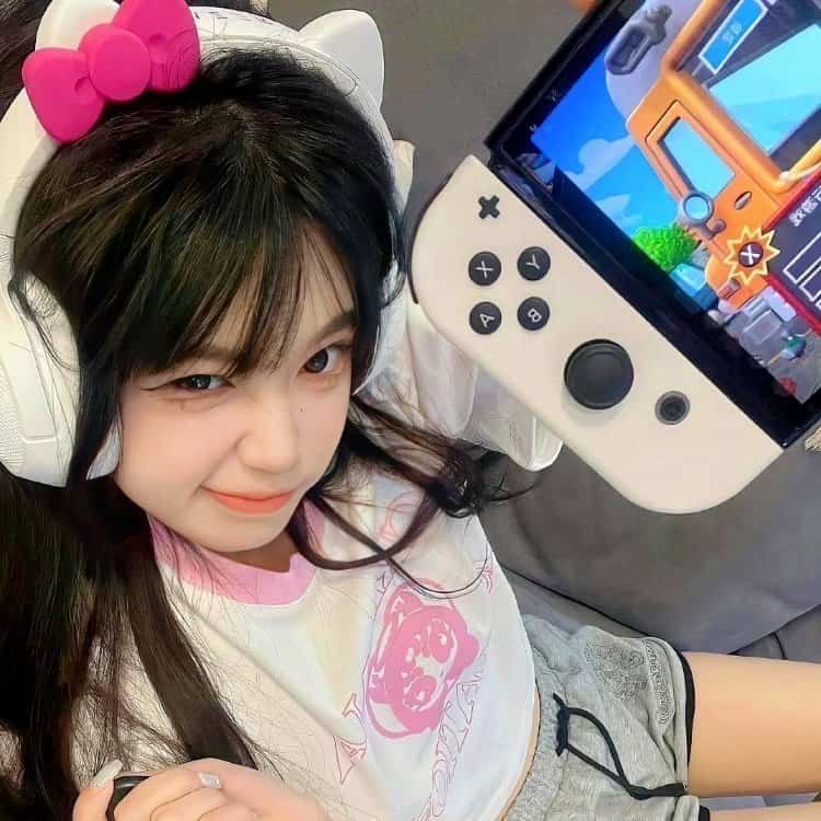 甜美可爱女孩真实生活照微信头像 软妹必备适合开学好看的女生头像_8