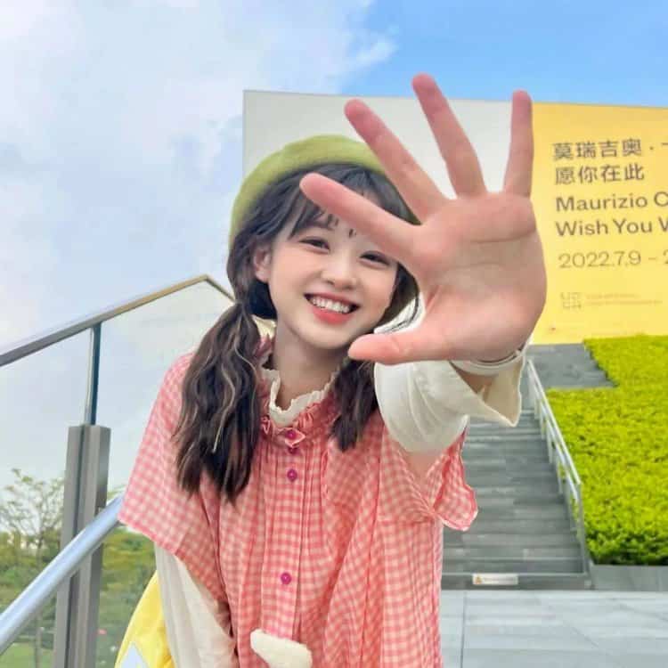 甜美可爱女孩真实生活照微信头像 软妹必备适合开学好看的女生头像_9