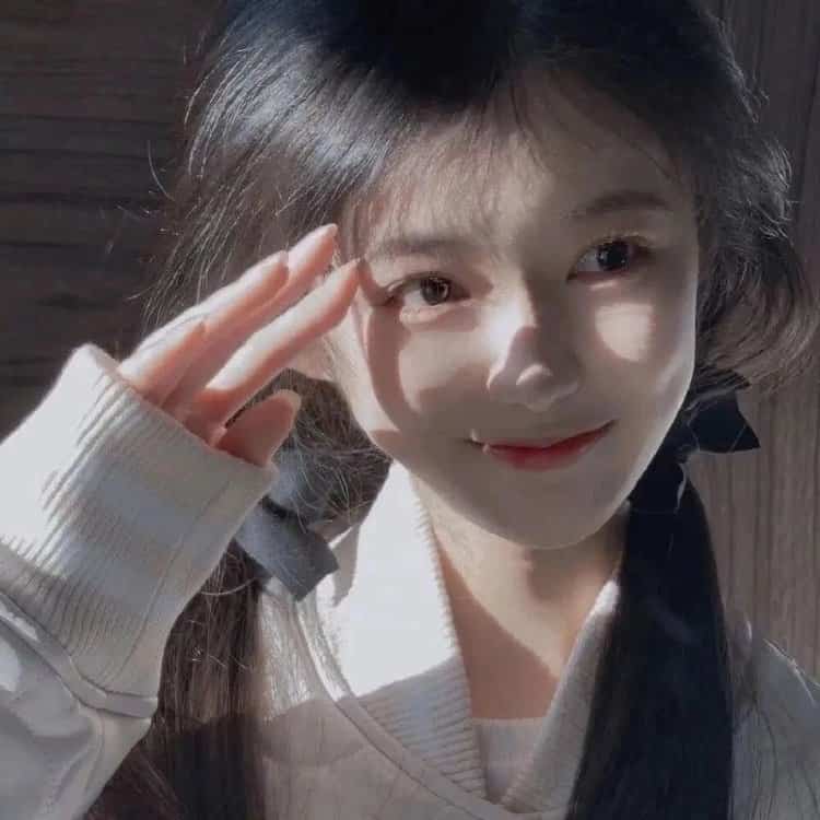 甜美可爱女孩真实生活照微信头像 软妹必备适合开学好看的女生头像_16