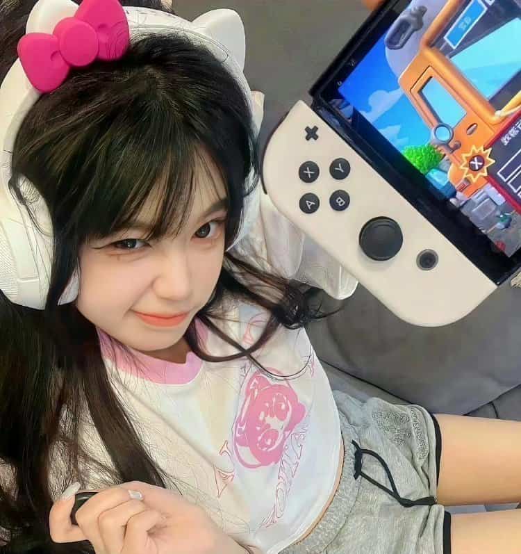 甜美可爱女孩真实生活照微信头像 软妹必备适合开学好看的女生头像_21