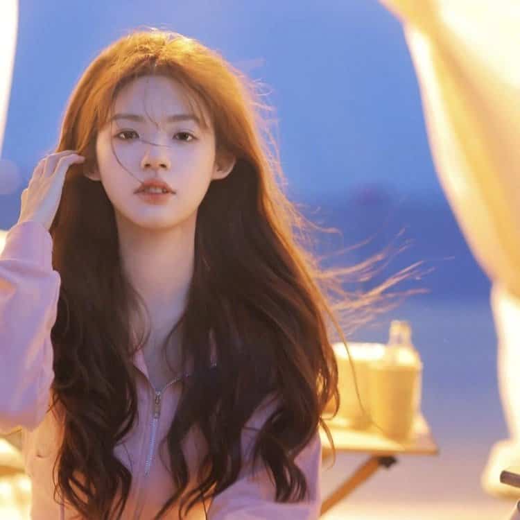 甜美可爱女孩真实生活照微信头像 软妹必备适合开学好看的女生头像_29