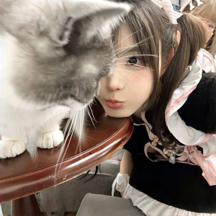 甜美女孩抱宠物猫狗有爱女生头像 真人女生抱宠物头像高清_8