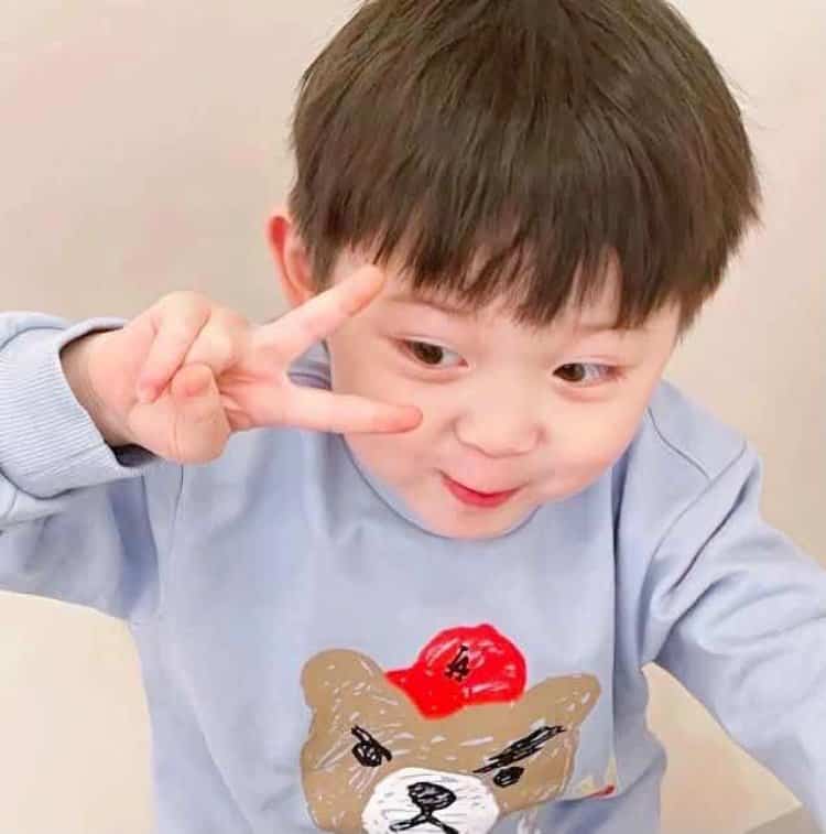 超萌可爱真人小孩子情侣头像图 二人专用小孩情头一人一张_13
