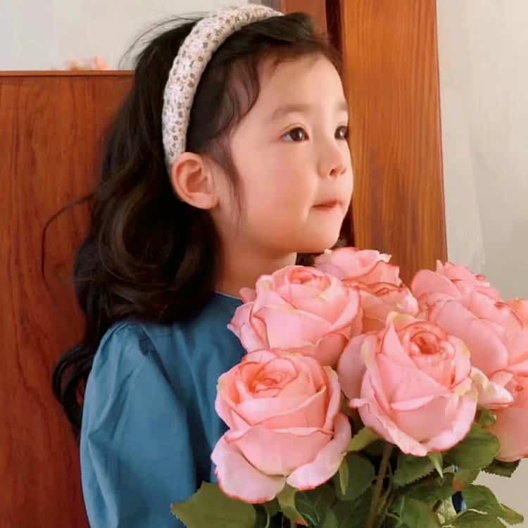 超萌可爱真人小孩子情侣头像图 二人专用小孩情头一人一张_15