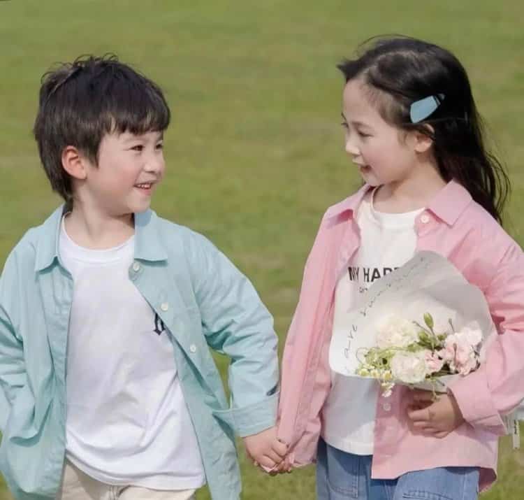 超萌可爱真人小孩子情侣头像图 二人专用小孩情头一人一张_19