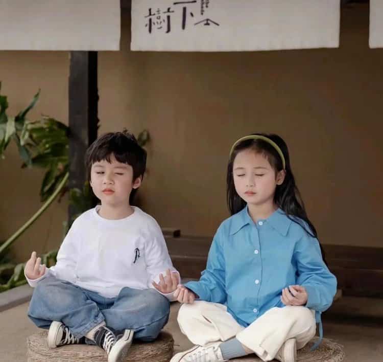 超萌可爱真人小孩子情侣头像图 二人专用小孩情头一人一张_24