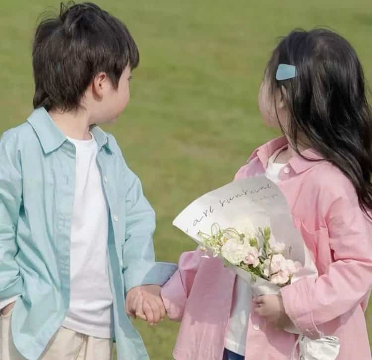 超萌可爱真人小孩子情侣头像图 二人专用小孩情头一人一张_20