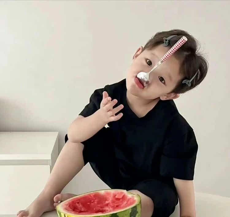 超萌可爱真人小孩子情侣头像图 二人专用小孩情头一人一张_30