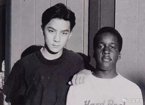 吴彦祖晒高中yearbook的照片 美版同学录_1
