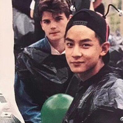 吴彦祖晒高中yearbook的照片 美版同学录