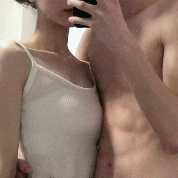 看了会脸红的禁欲系真人情侣头像 御姐萝莉范又纯又欲男女情头_16