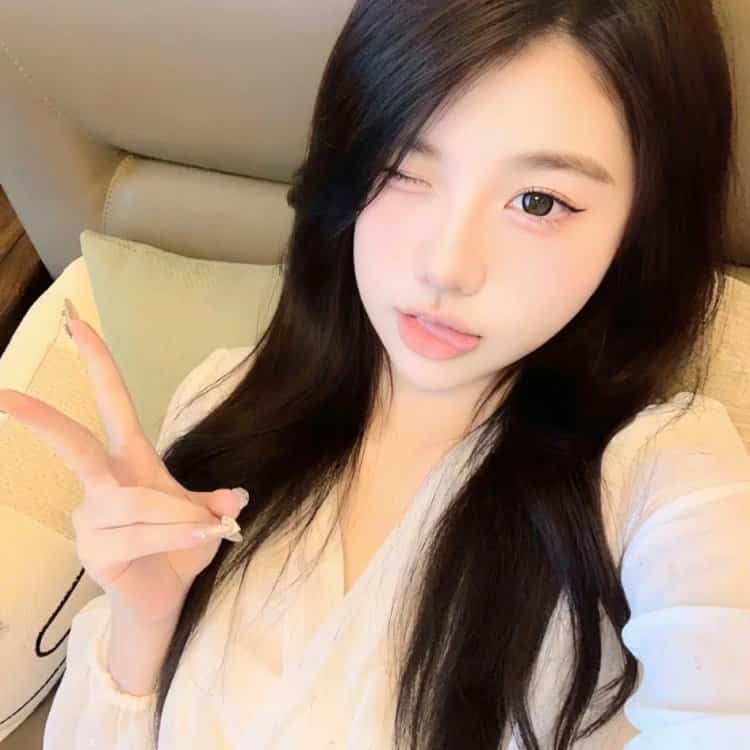 纯欲高级质感ins风氛围感很强的真人照片女头 高颜值女生微信头像_2