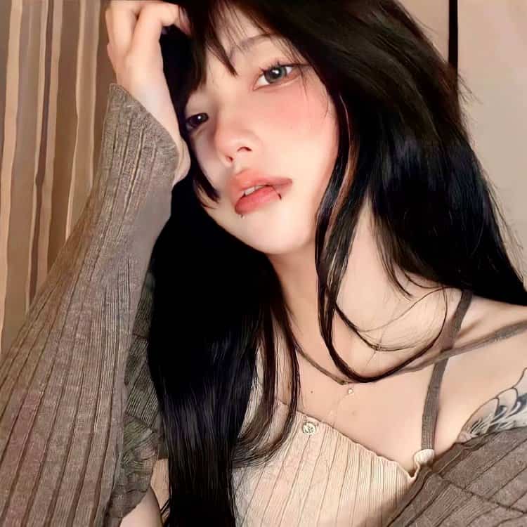 纯欲高级质感ins风氛围感很强的真人照片女头 高颜值女生微信头像_4