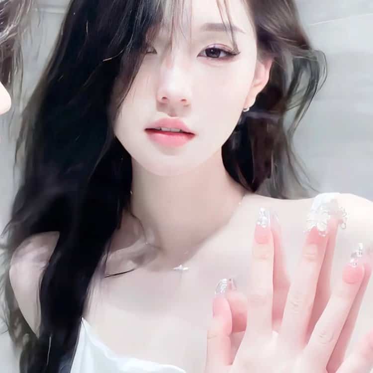 纯欲高级质感ins风氛围感很强的真人照片女头 高颜值女生微信头像_12