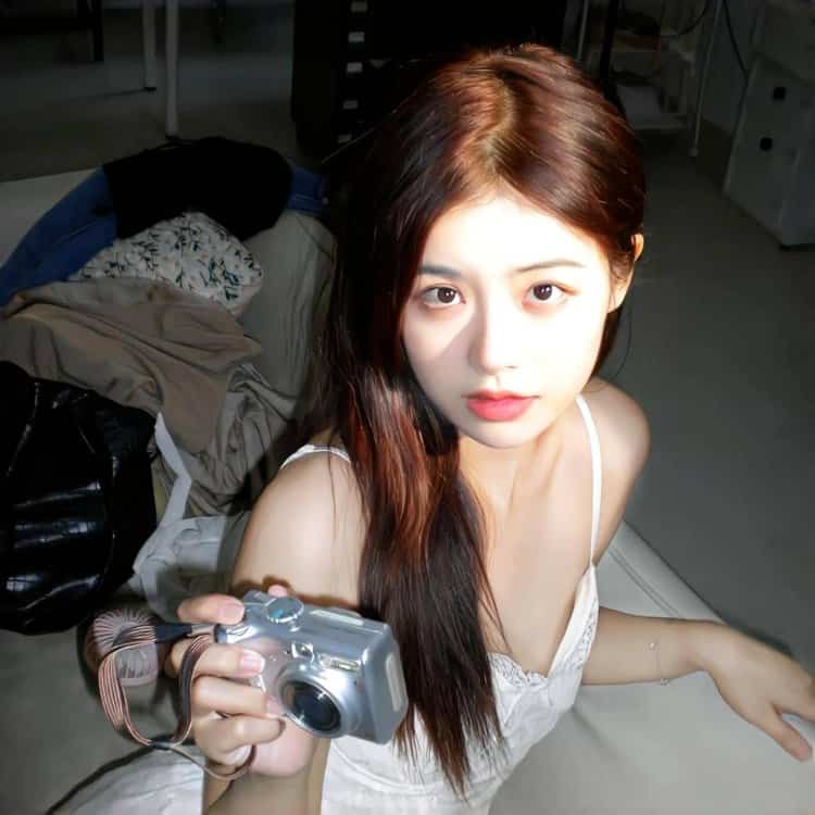 纯欲高级质感ins风氛围感很强的真人照片女头 高颜值女生微信头像_17