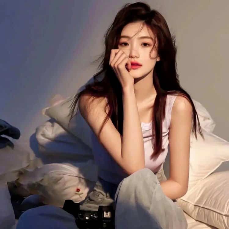 纯欲高级质感ins风氛围感很强的真人照片女头 高颜值女生微信头像_24