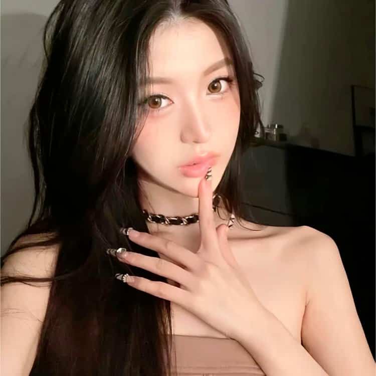 纯欲高级质感ins风氛围感很强的真人照片女头 高颜值女生微信头像_27