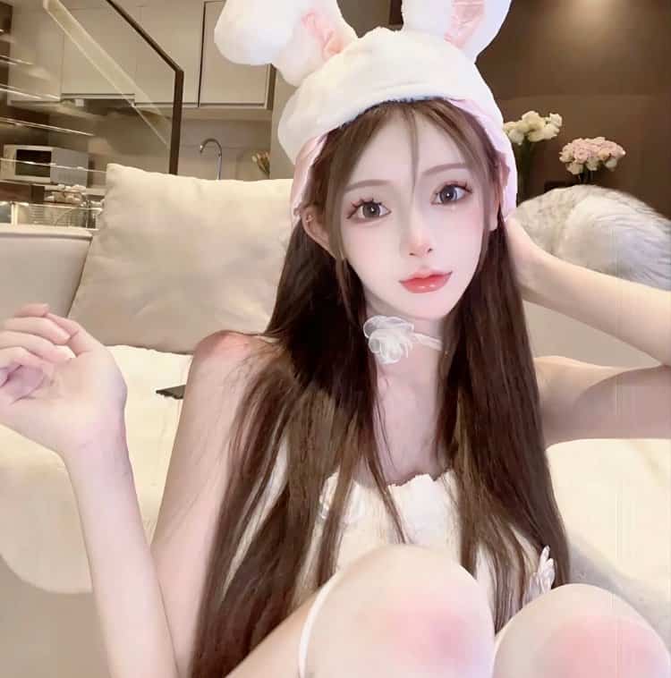 招桃花男生喜欢的女生性感部位头像 ins风不太正经半身像女头_12