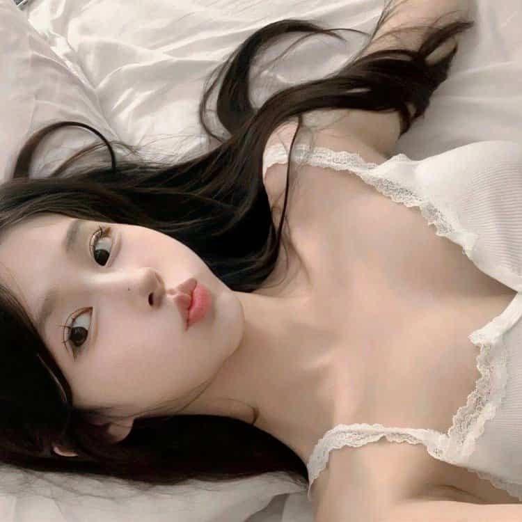 招桃花男生喜欢的女生性感部位头像 ins风不太正经半身像女头_15