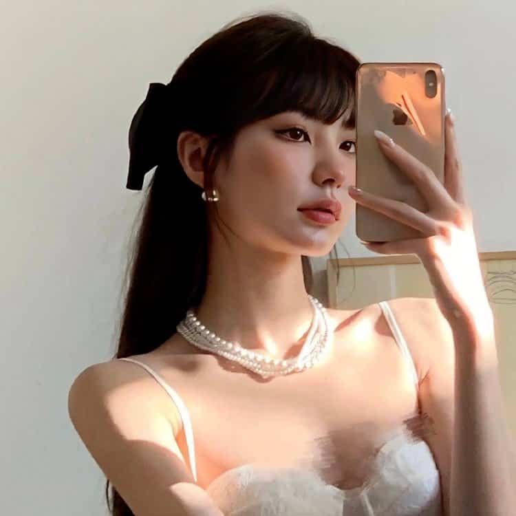 招桃花男生喜欢的女生性感部位头像 ins风不太正经半身像女头_18