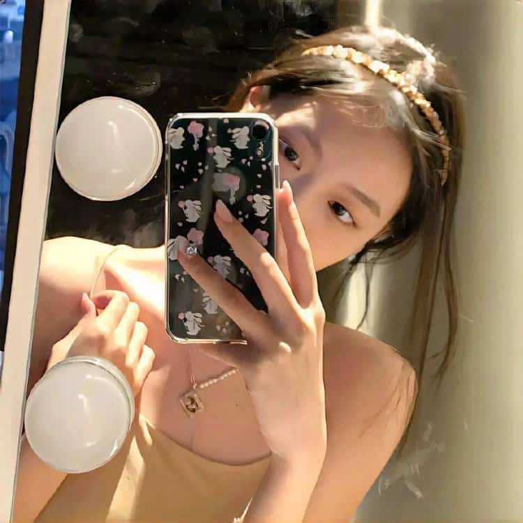 招桃花男生喜欢的女生性感部位头像 ins风不太正经半身像女头_19