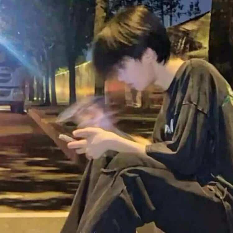 2023超火ins风破碎感小众真人照片帅气男生头像 WeChat高级男头_22