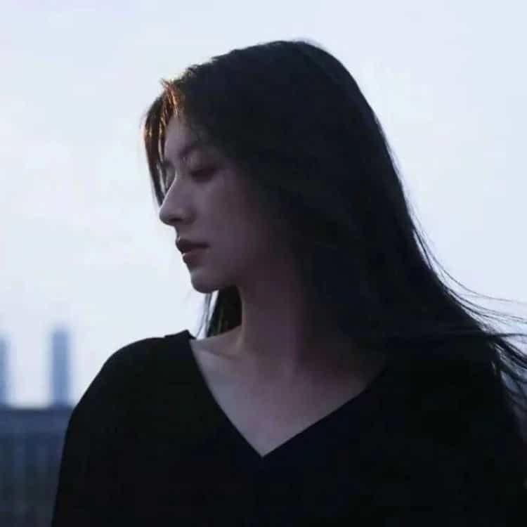 真人慵懒冷淡风单人情头 有高级氛围感的情侣头像_3
