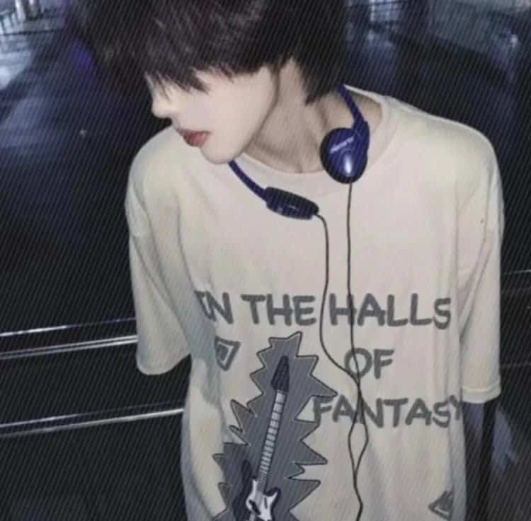 高级感emo孤独感男生微信头像 唯美复古的真人帅气男头_10