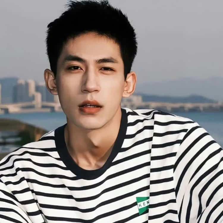 看起来很高级的男生头像 值得长期不换的微信男头_9