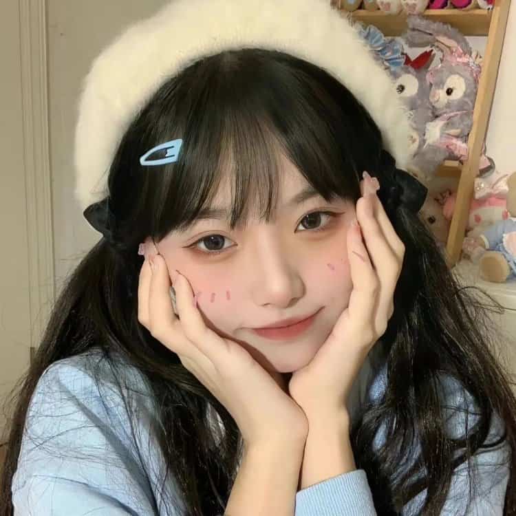 浪漫唯美治愈系真人照片女生头像 慵懒偏冷淡风微信女头_4