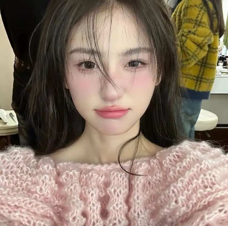 浪漫唯美治愈系真人照片女生头像 慵懒偏冷淡风微信女头_14