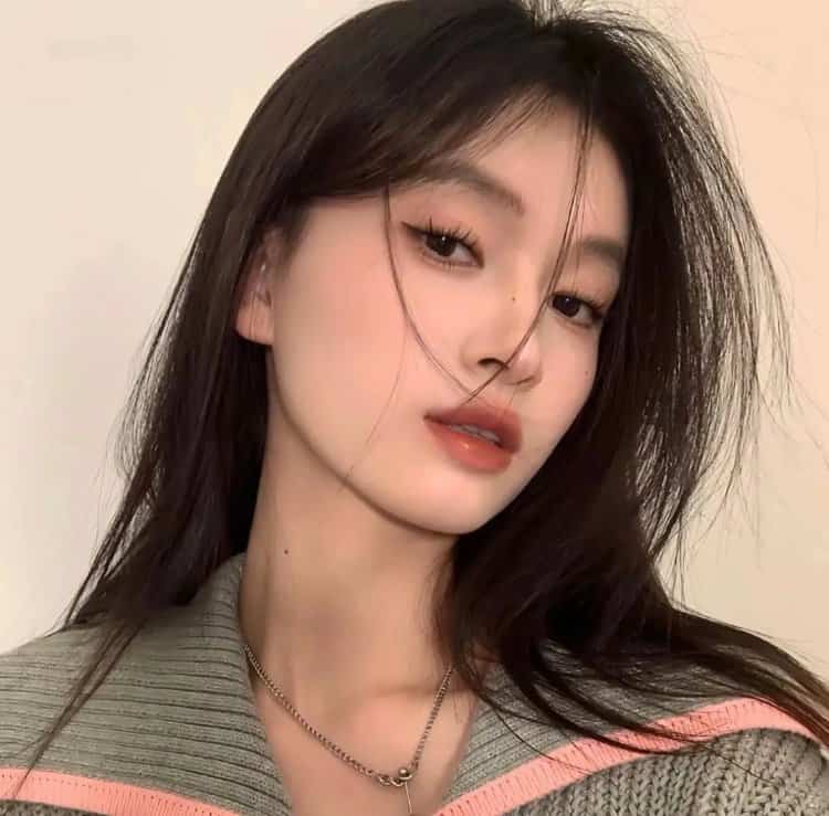 浪漫唯美治愈系真人照片女生头像 慵懒偏冷淡风微信女头_15